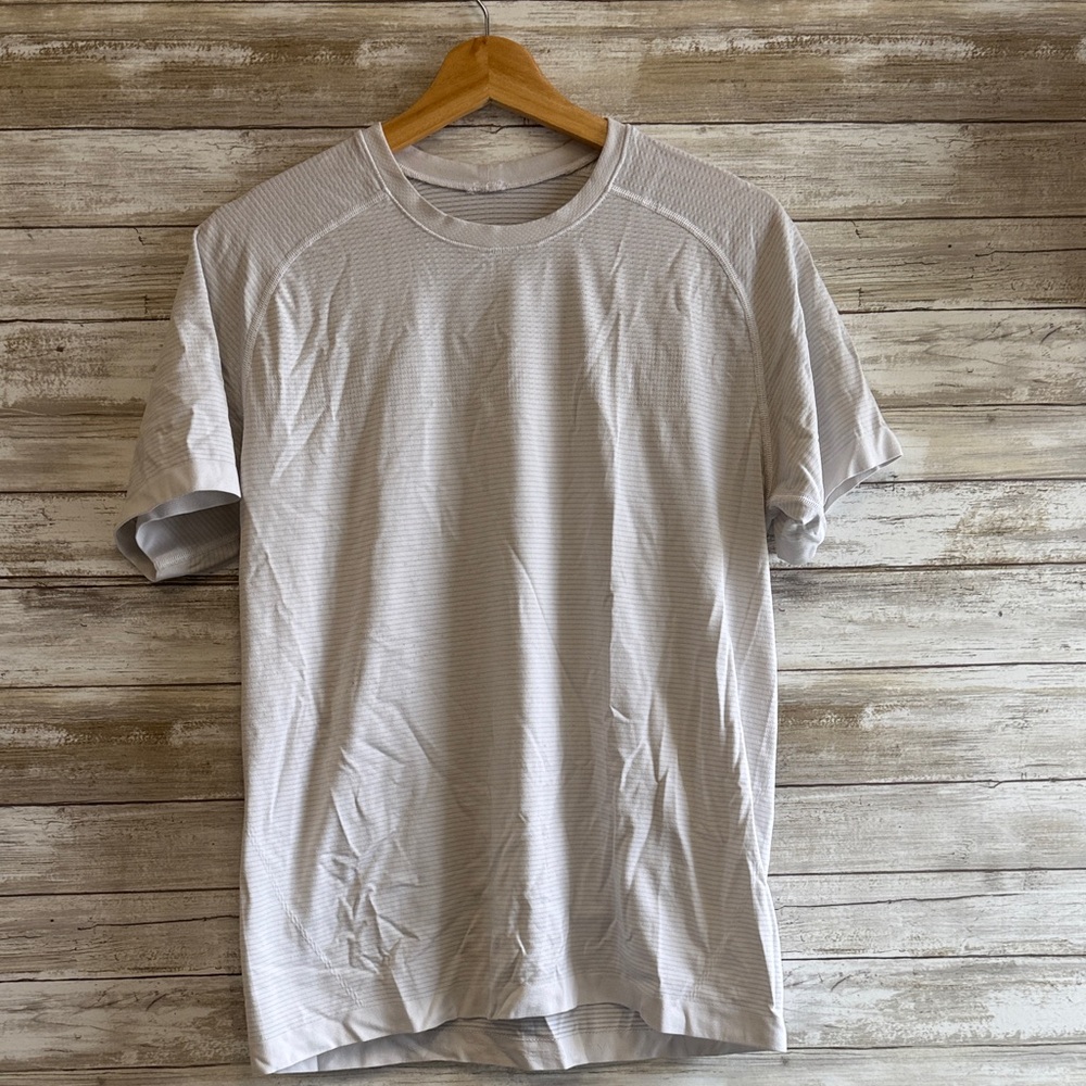 lululemon athletica Light Gray Short Sleeve Tee
